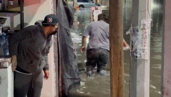 Se inundan calles de Tultitlán por ruptura de ducto de agua potable | Video