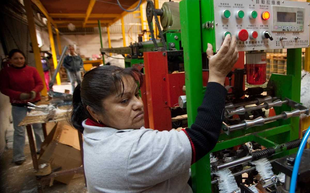 La industria es para las mujeres | Artículo de David Ordaz