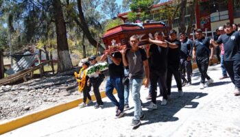 Rinden homenaje de cuerpo presente a Yanqui Kothan en Guerrero | Video