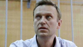 Alexei Navalny murió por 'causas naturales', afirma el jefe del espionaje ruso
