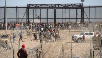 Migración en frontera México-EU ha caído 54.8%: AMLO