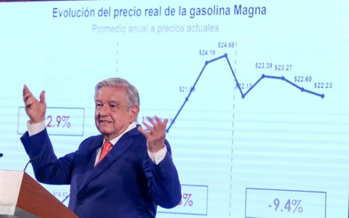 AMLO respalda refinerías y niega que contaminen: 'se necesitan'