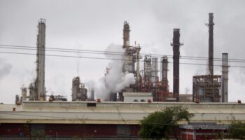 'Falso' que refinería de Cadereyta contamine Nuevo León: AMLO