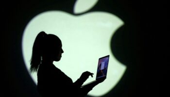 Apple, demandada por pagar menos a sus trabajadoras en California