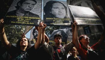 Gobierno de Milei niega cifra de 30 mil desaparecidos durante la dictadura militar en Argentina