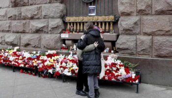 Aumenta a 137 el número de muertos por el atentado en la sala de conciertos de Moscú
