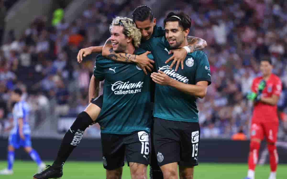 Chivas vence a Monterrey y le quita el invicto