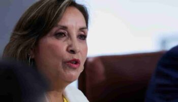Presentan moción para destituir a presidenta de Perú, Dina Boluarte; descarta renunciar al cargo