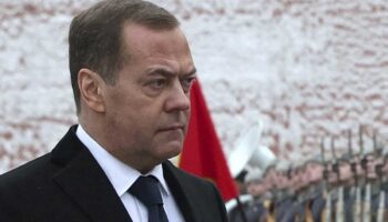 Medvédev dice que todos los implicados en el atentado de Moscú son 'objetivos legítimos' de Rusia