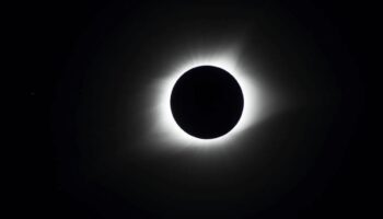 ¿Qué estados cancelarán clases por el eclipse solar?