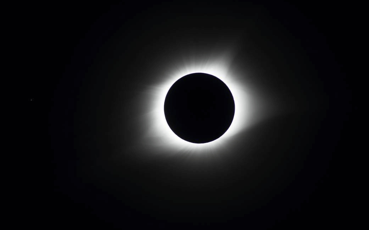 ¿Qué estados cancelarán clases por el eclipse solar?