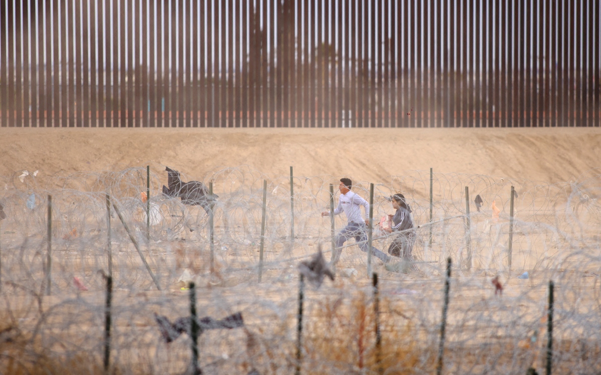 Arizona propone ley que permite a rancheros disparar a migrantes que crucen sus tierras
