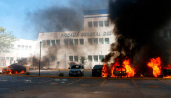 Poderes en Guerrero solo pueden desaparecer si funcionarios abandonan funciones, dice Morena; PAN asegura que Gobernadora ya las abandonó