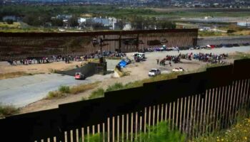 México presenta escrito en Corte contra ley de Texas; advierte 'tensión sustancial' con EU
