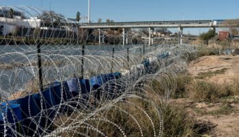 Corte Suprema de EU da vía libre a Texas para detener y expulsar a migrantes