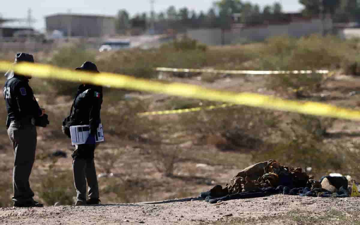 Hallan 6 cuerpos en fosa clandestina de Ciudad Juárez cerca de EU