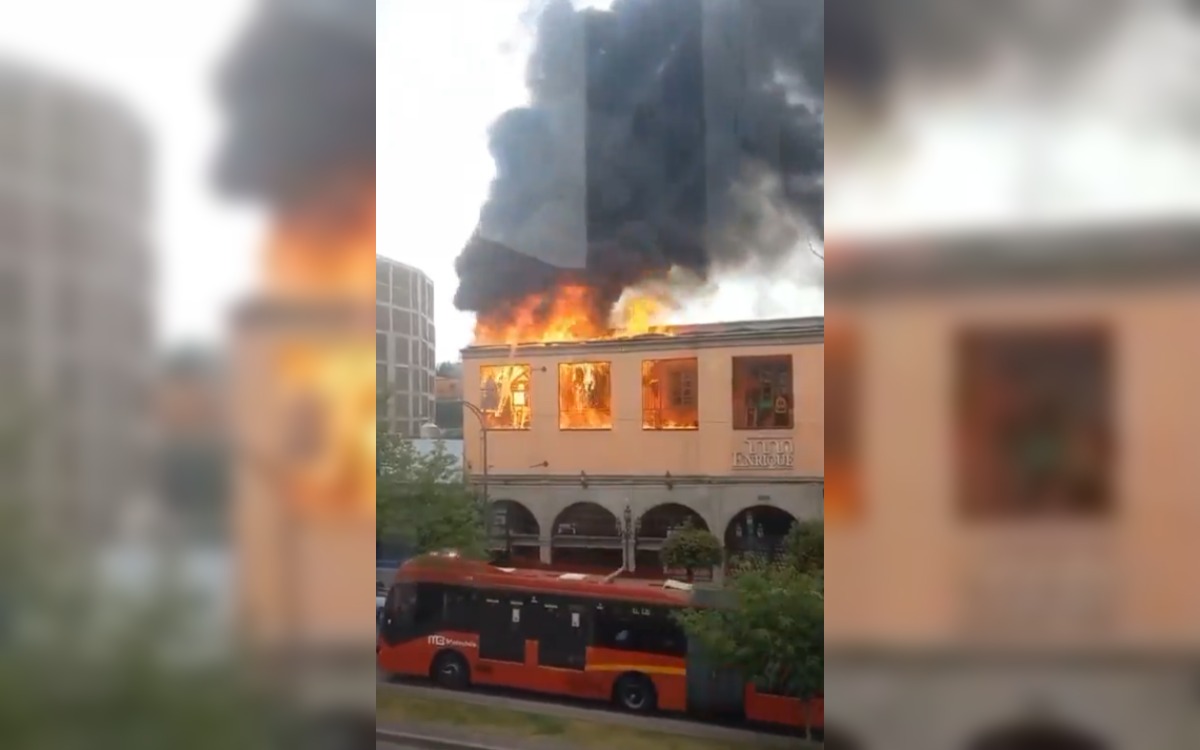 Se incendia restaurante Enrique en el sur de CDMX | Videos