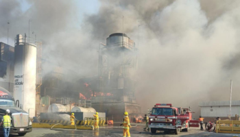 Arde en llamas la fábrica de International Paper en Veracruz | Video