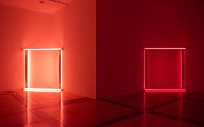 Dan Flavin, el artista que revolucionó el uso de la luz en el arte ...