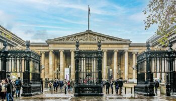 En medio de un escándalo por robo de piezas, el Museo Británico cambia de director