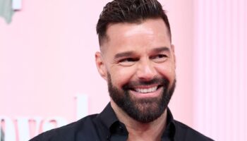 Mi padre me impulsó a revelar mi orientación sexual: Ricky Martin