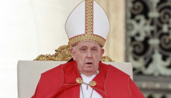 El papa dice que 'el vil atentado' de Moscú es 'un acto inhumano que ofende a Dios' | Video