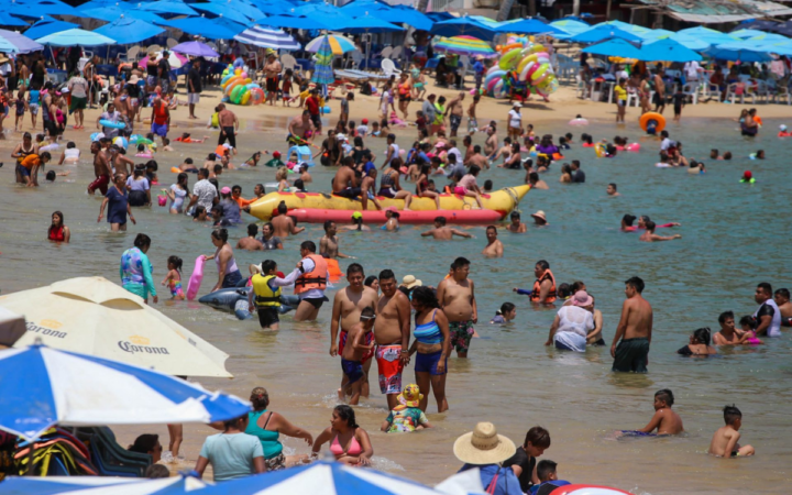 Turistas gastarán más de 275 mil millones de pesos en Semana Santa: Concanaco Turistas gastarán más de 275 mil millones de pesos en Semana Santa: Concanaco