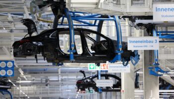 Venta de autos ligeros alcanza 113 mil unidades en febrero: Inegi