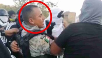 Videos | Normalistas retienen a elementos y queman patrullas de la Guardia Nacional