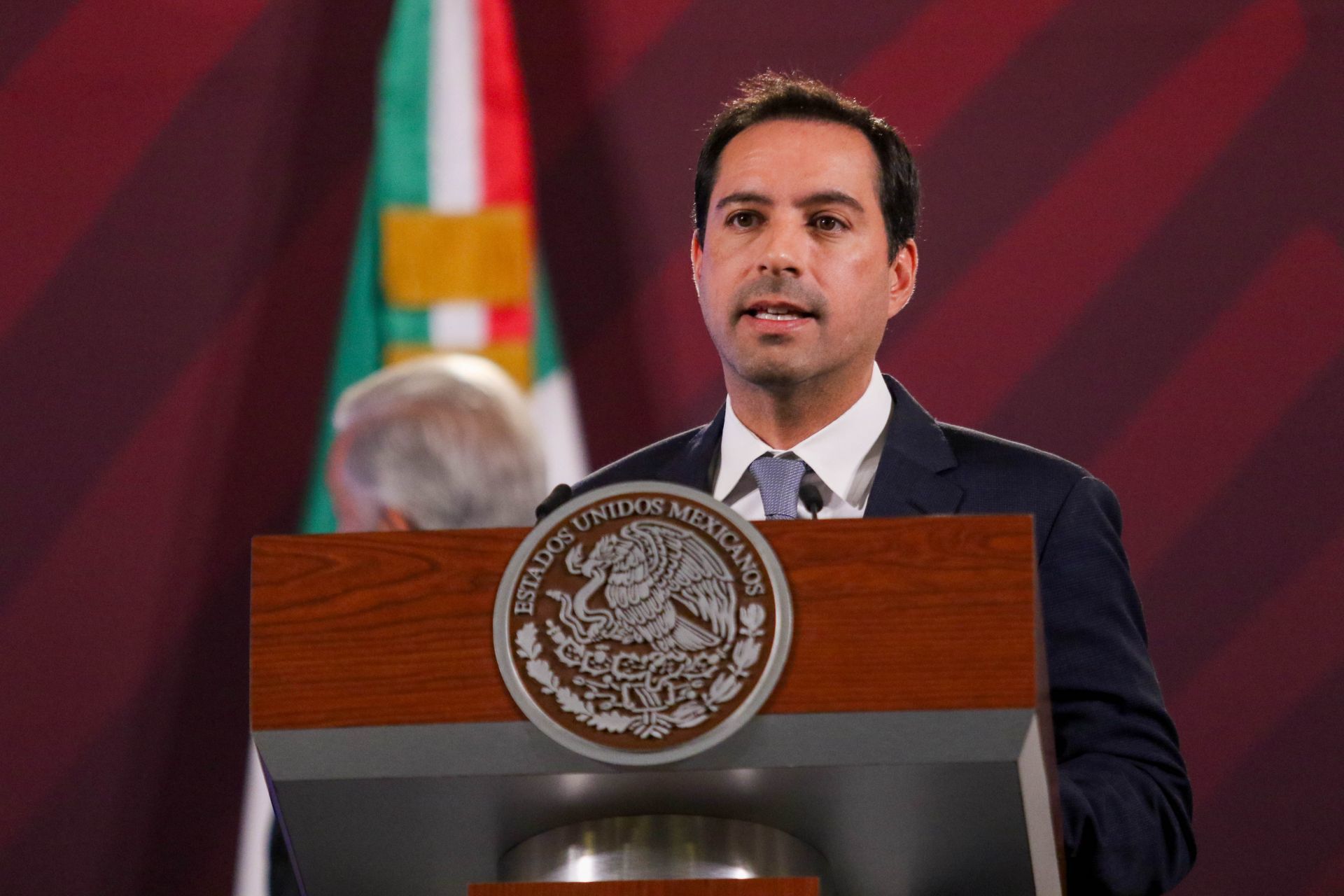 ordena tribunal electoral a gobernador de yucatán separarse de su cargo