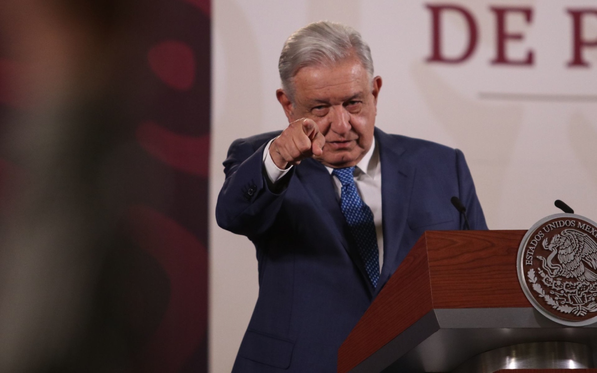 Una vez más, INE ordena modificar o bajar 5 mañaneras de AMLO y le insiste no intervenir en elección