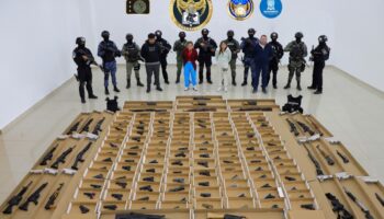 'Aseguramiento sin precedentes': Fiscalía de Guanajuato incauta 143 armas | Video