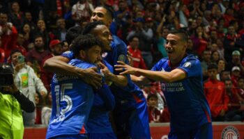 Cruz Azul vence al Toluca y clasifica directo a la fase final