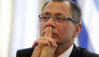 Rafael Correa denuncia traslado de Jorge Glas a La Roca en Guayaquil | Video