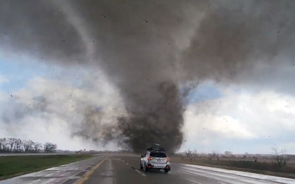 Videos | Varios tornados azotan Estados Unidos; reportan tres heridos