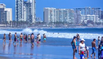 Acapulco recupera 9,500 cuartos de hotel tras el huracán Otis: Sectur