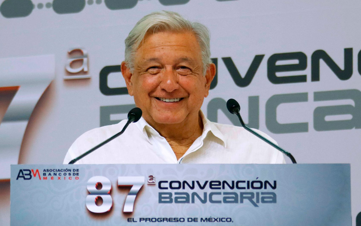 AMLO presume sus ‘otros datos’ en Convención Bancaria