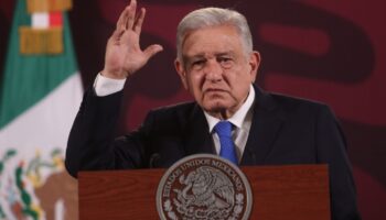 'Ni Pinochet' se atrevió a algo así: AMLO de Ecuador