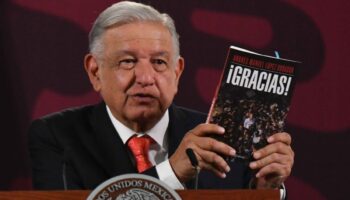 Magistrado electoral quiere prohibir libro de AMLO, dice el presidente