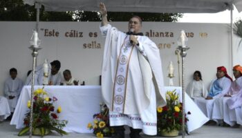 Obispo emérito de Chilpancingo fue dado de alta: AMLO