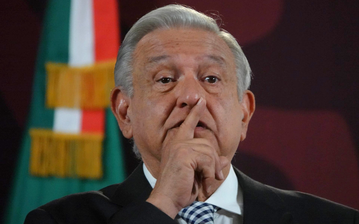 Funcionario de FGR se retracta por contradecir a AMLO en fentanilo