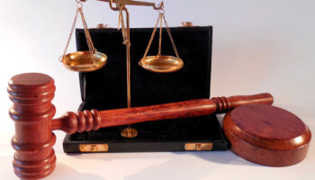 De aprobarse limitación de jueces en amparos, Poder Judicial tendría que defender la Constitución: Carbonell | Entérate