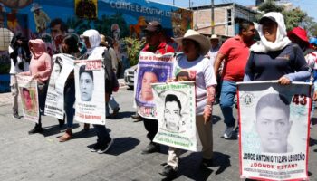 AMLO se reunirá con familias de Ayotzinapa el 3 de junio