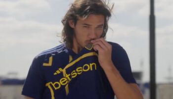 Presenta Boca Juniors playera con guiños suecos al celebrar 119 años de historia | Video