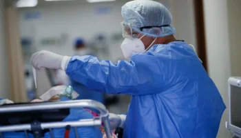 Se hubieran podido evitar más de 300 mil muertes en México durante pandemia: Comisión independiente de Investigación | Video