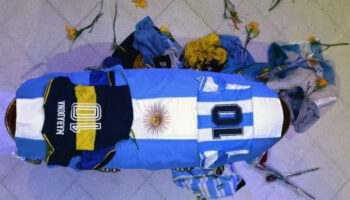 Nuevo informe forense pone en duda responsabilidad médica en muerte de Maradona