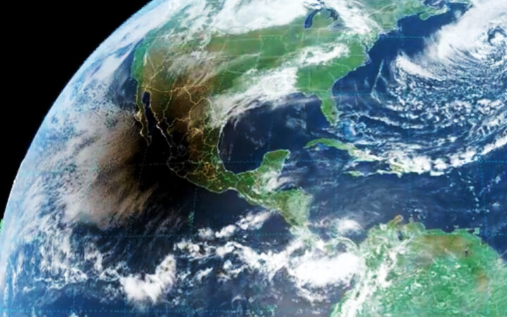 Eclipse desde el espacio: así viaja la sombra de la Luna sobre la Tierra Eclipse desde el espacio: así viaja la sombra de la Luna sobre la Tierra