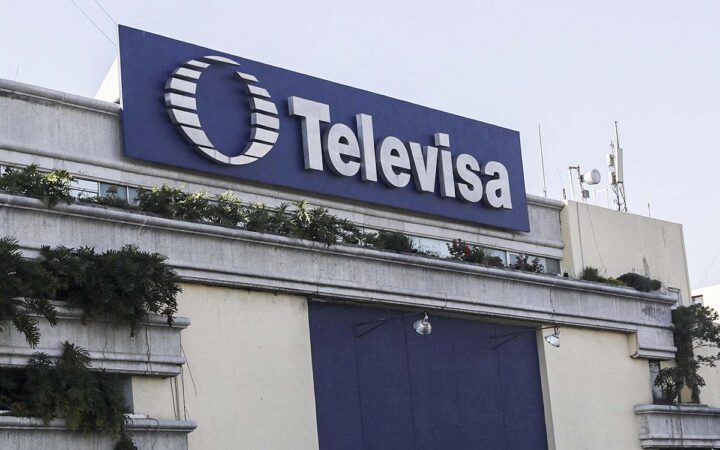 Caen acciones de Grupo Televisa tras licencia de Azcárraga