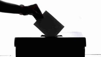INE rechaza casi 40 mil registros para votar en el extranjero