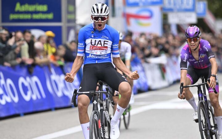 El mexicano Isaac del Toro reina en la Vuelta a Asturias | Video